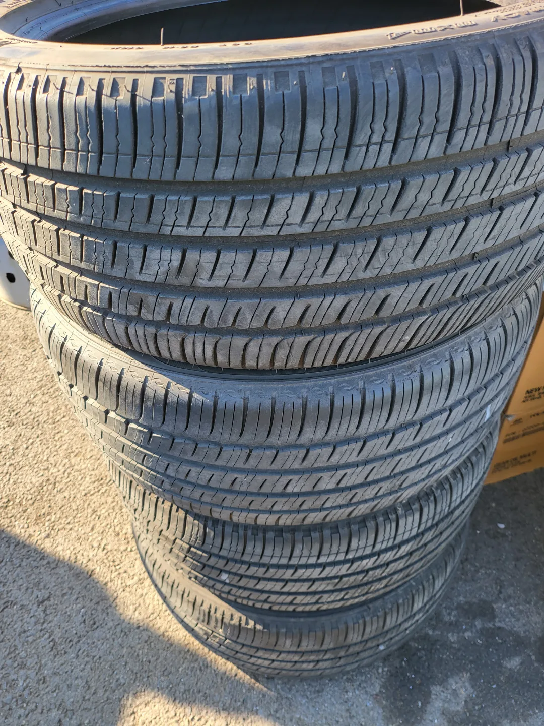 중고타이어255/40/R21.  1대분