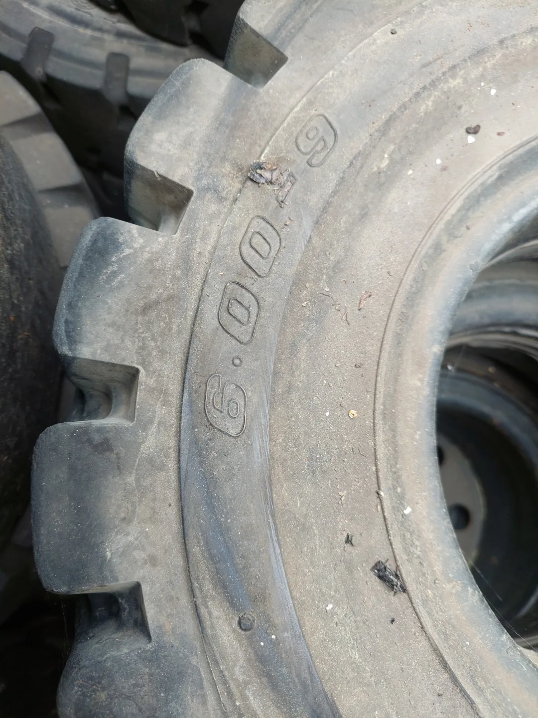 지게차 중고 통타이어 싸게 6개 팝니다