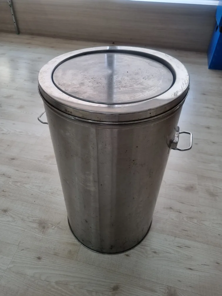 스텐 뚜껑 쓰레기통