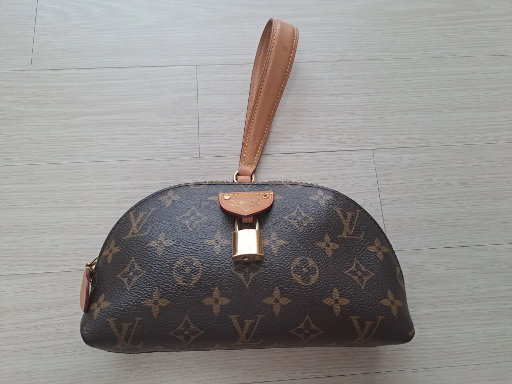 루이비통 가방 모노그램 클러치백 A급 중고