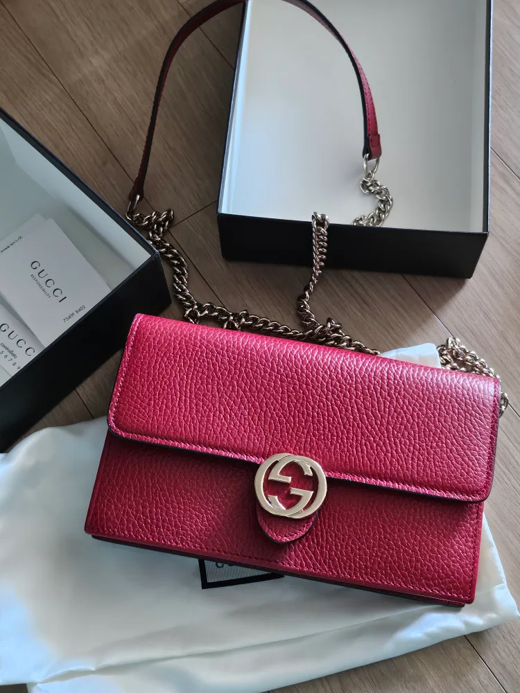 구찌 인터로킹 체인 크로스백 레드