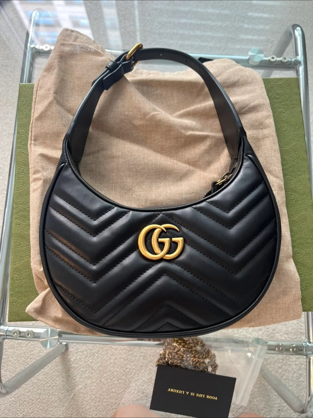 중고) 구찌 마몽 하프문 미니 숄더백 팝니다