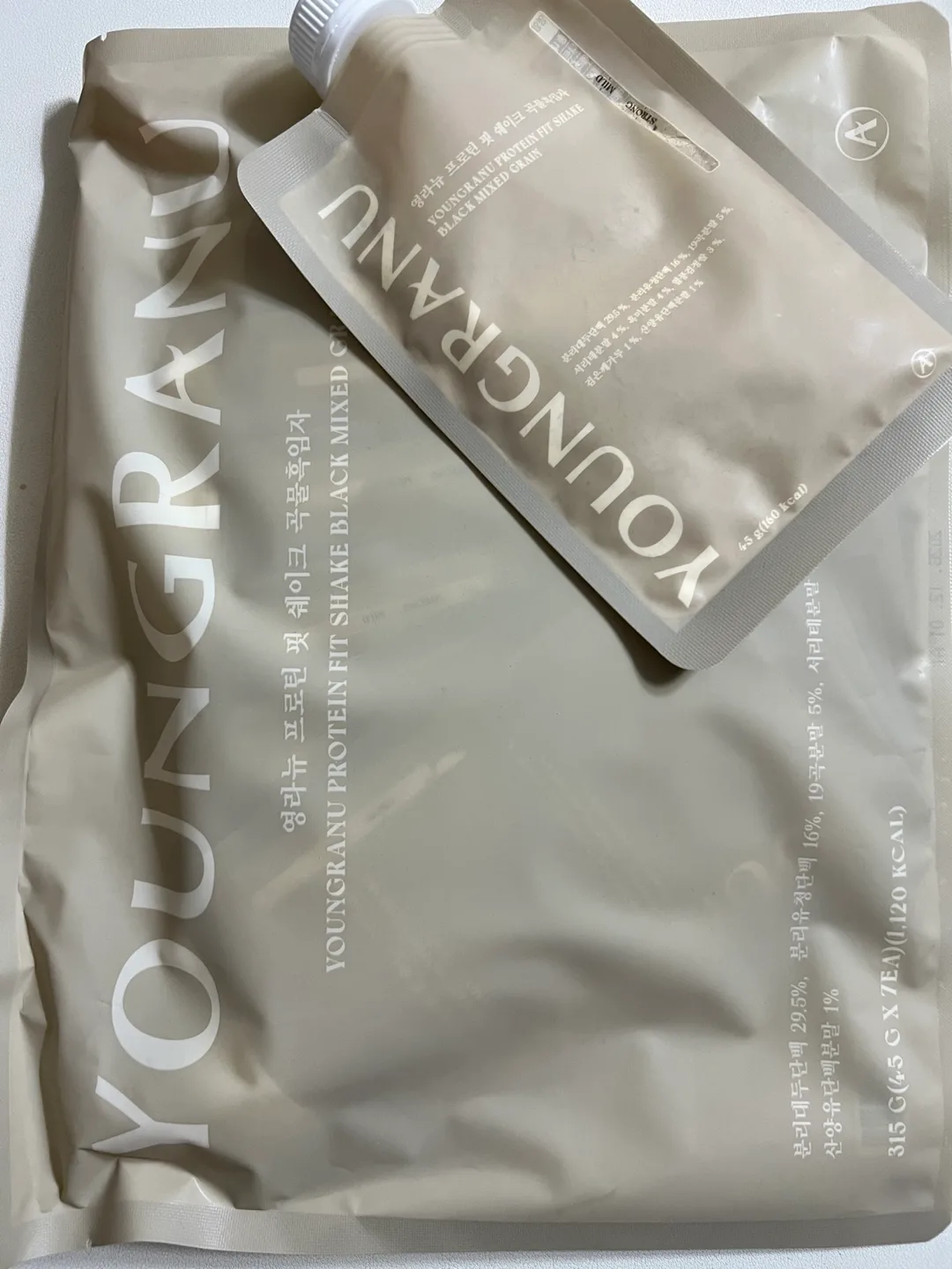 영그라누 프로틴 핏 쉐이크 블랙믹스 8개