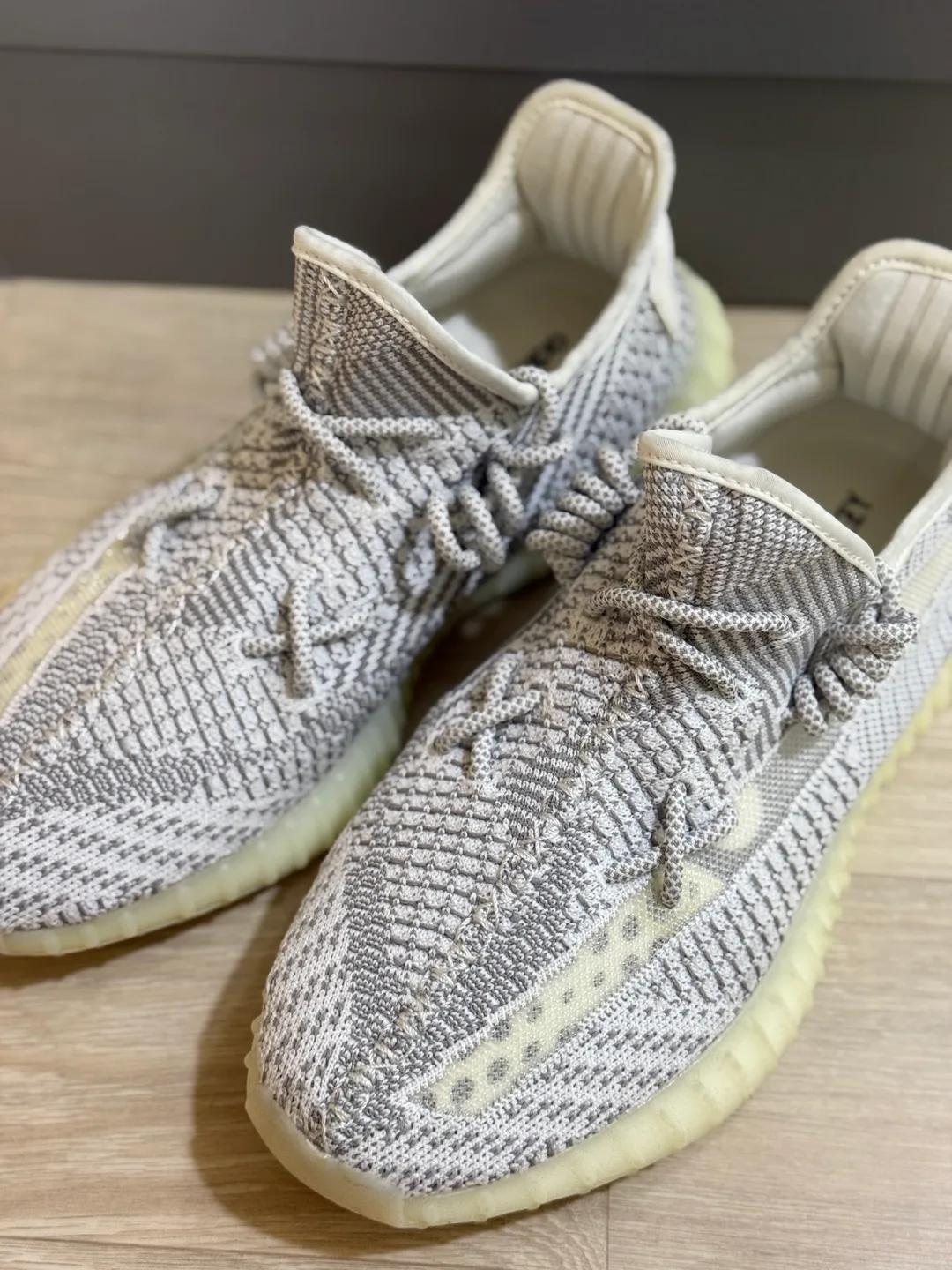아디다스 이지부스트 350 V2