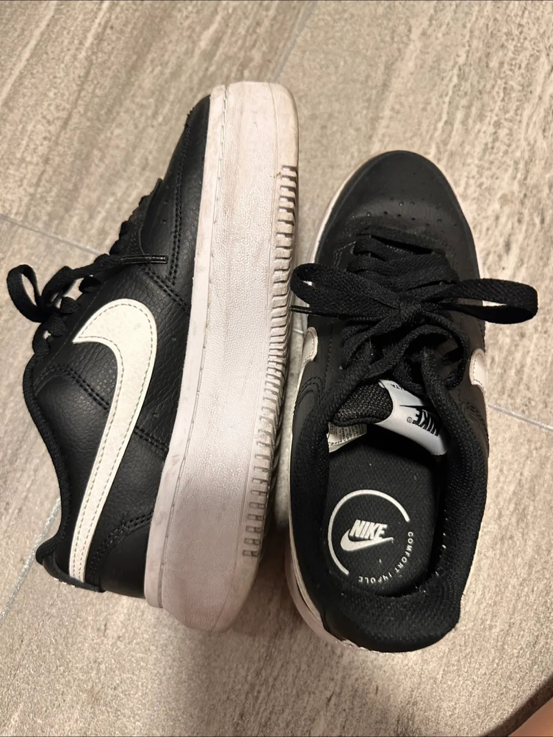나이키 코트 비전 로우 블랙 키높이 /중고