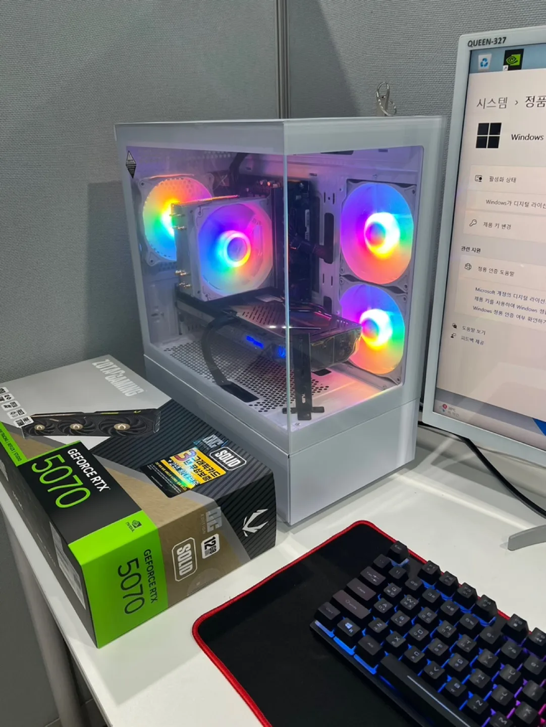 I5-14400F RTX 5070 램 32기가 초고사양 게이밍 컴퓨터 팝니다