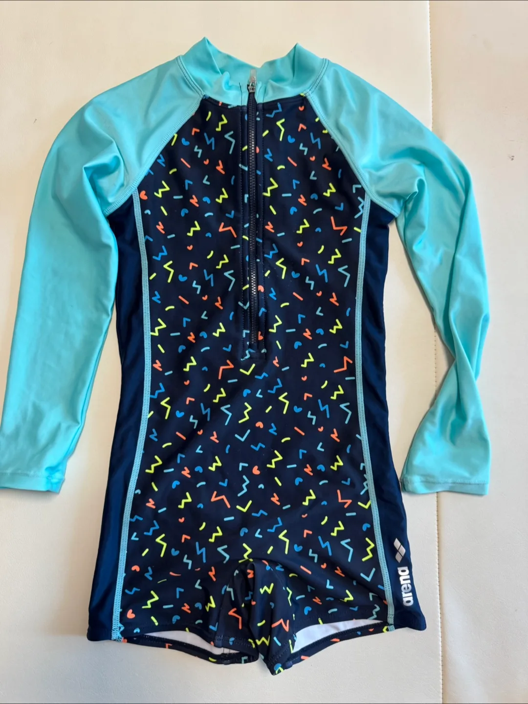 아레나 남자 래쉬가드 수영복