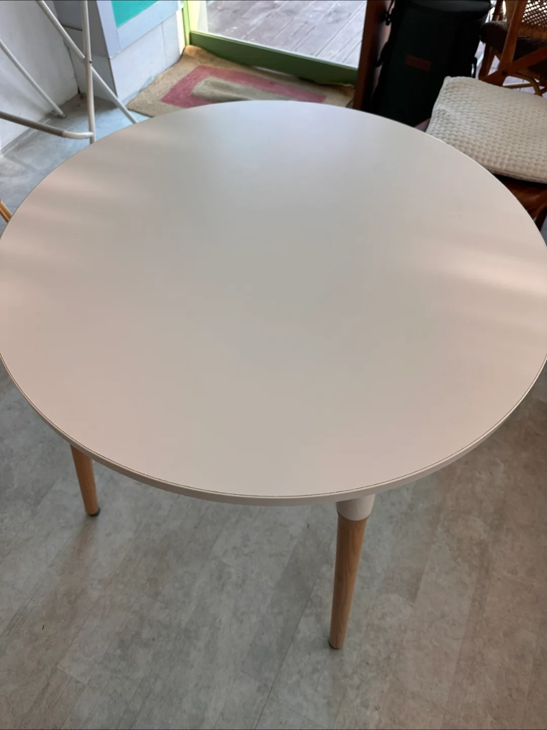 일룸 원형 테이블 화이트 80cm