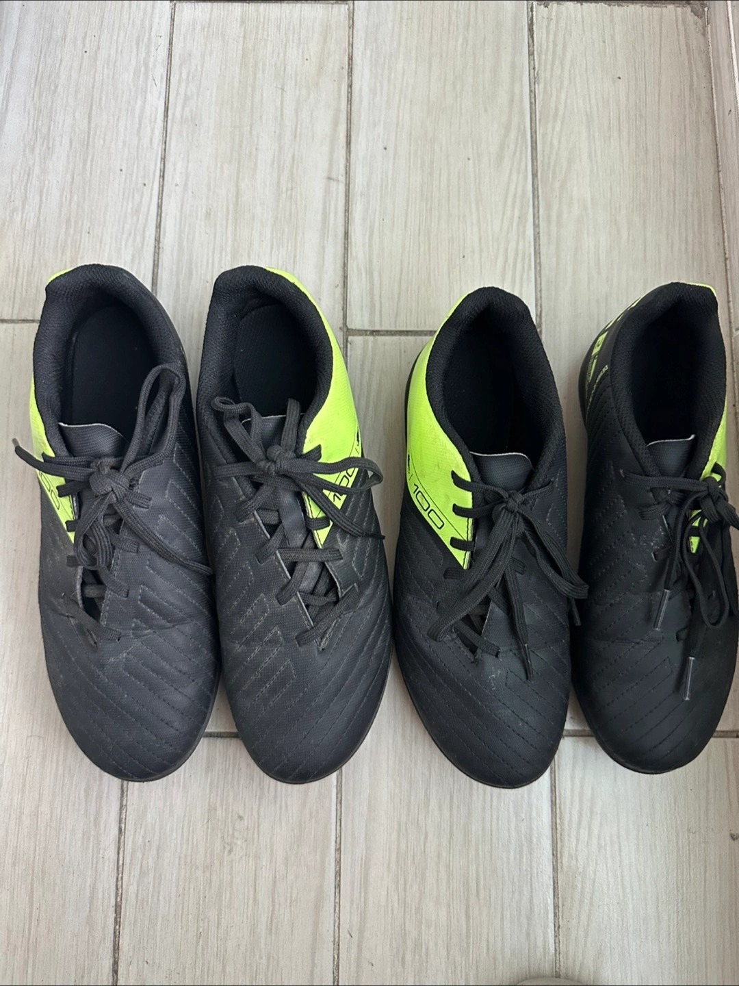 데카트론 축구화 240, 225 | 유아동 | 당근 중고거래