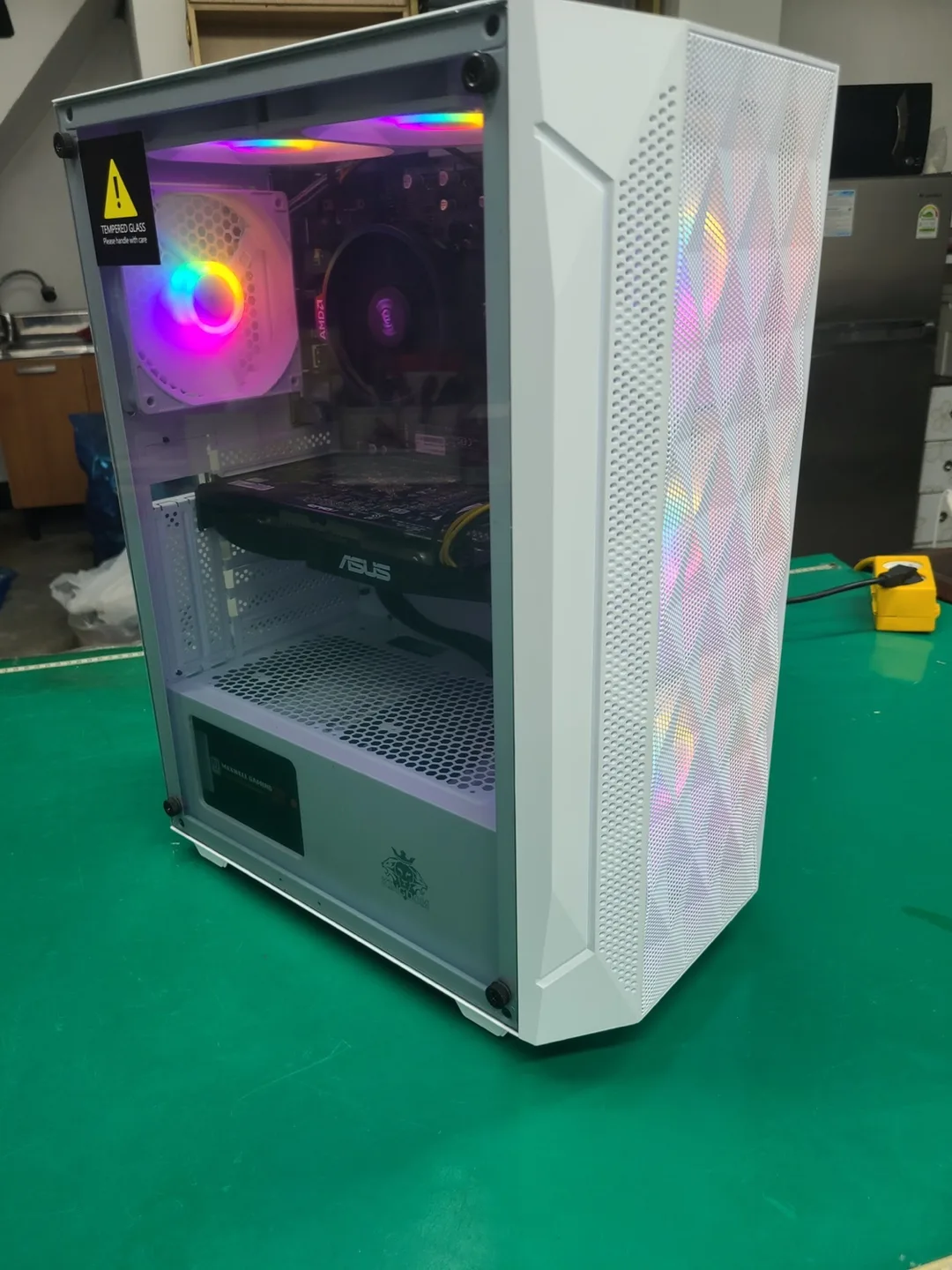회사 정리로 내놓는 업무/게임용 PC 본체 저렴하게 판매합니다