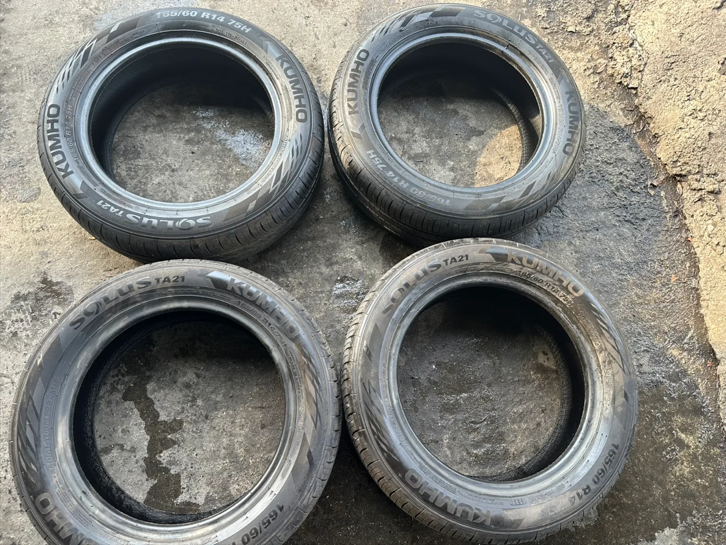 165 60 14 금호 솔루스 TA21 중고타이어