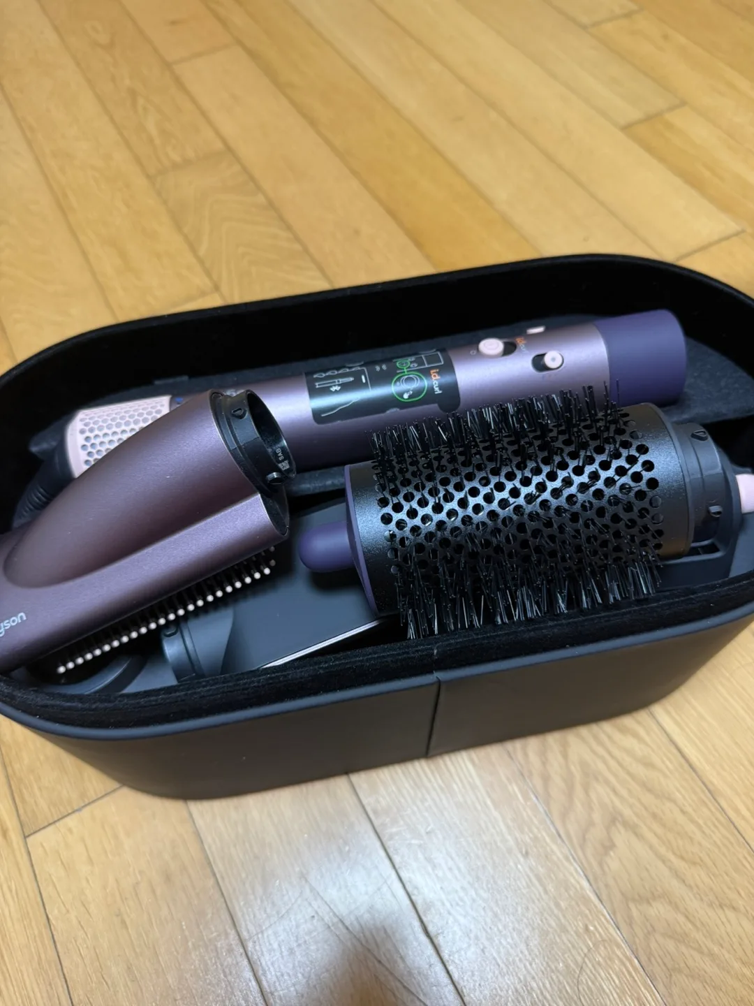 다이슨 에어랩 id 재스퍼플럼 팝니다