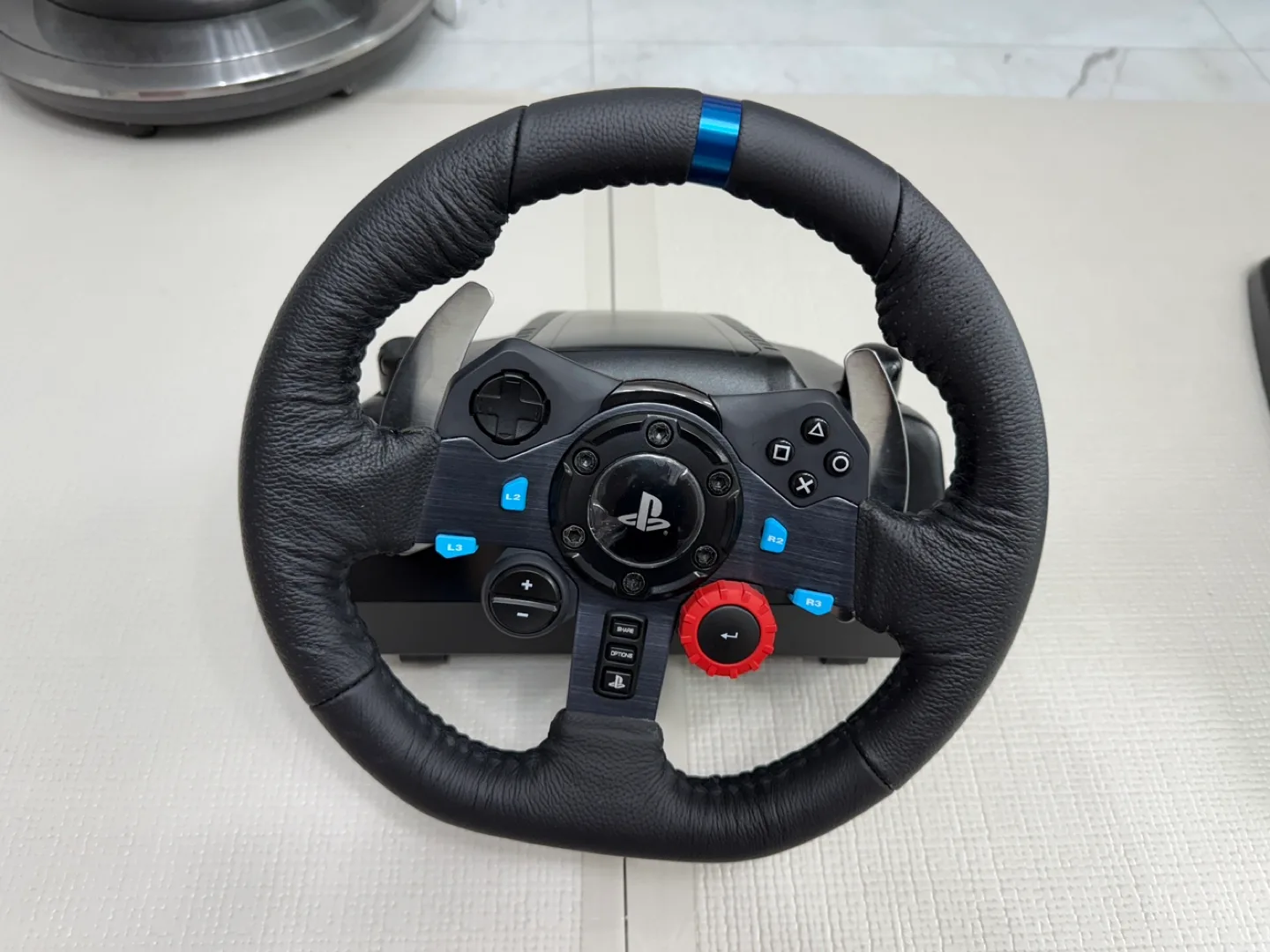 로지텍 G29 레이싱 휠(병행) 중고 입니다.