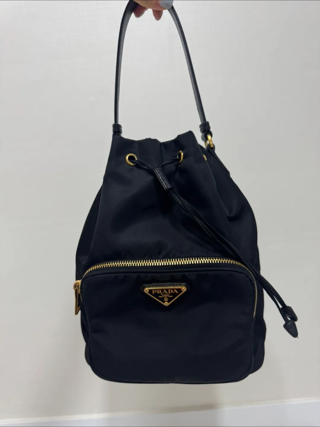 (정품)프라다 블랙 버킷백 판매합니다.