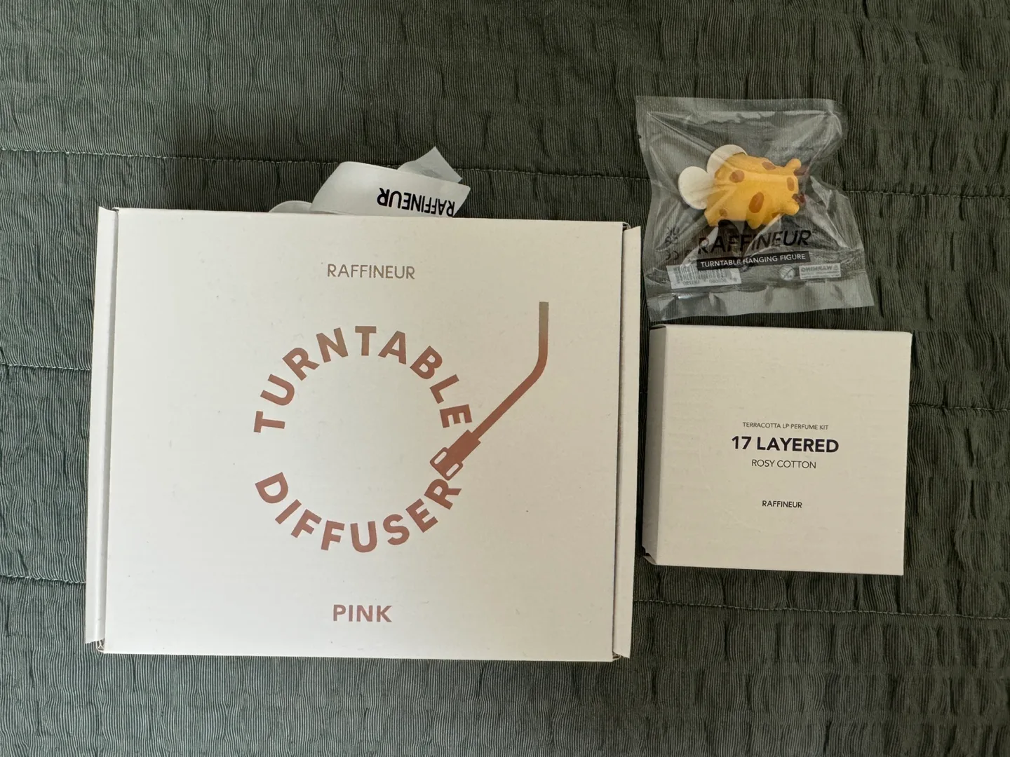 (미개봉 새상품, 증정품 피규어 포함) 라피네르 턴테이블 디퓨저 핑크