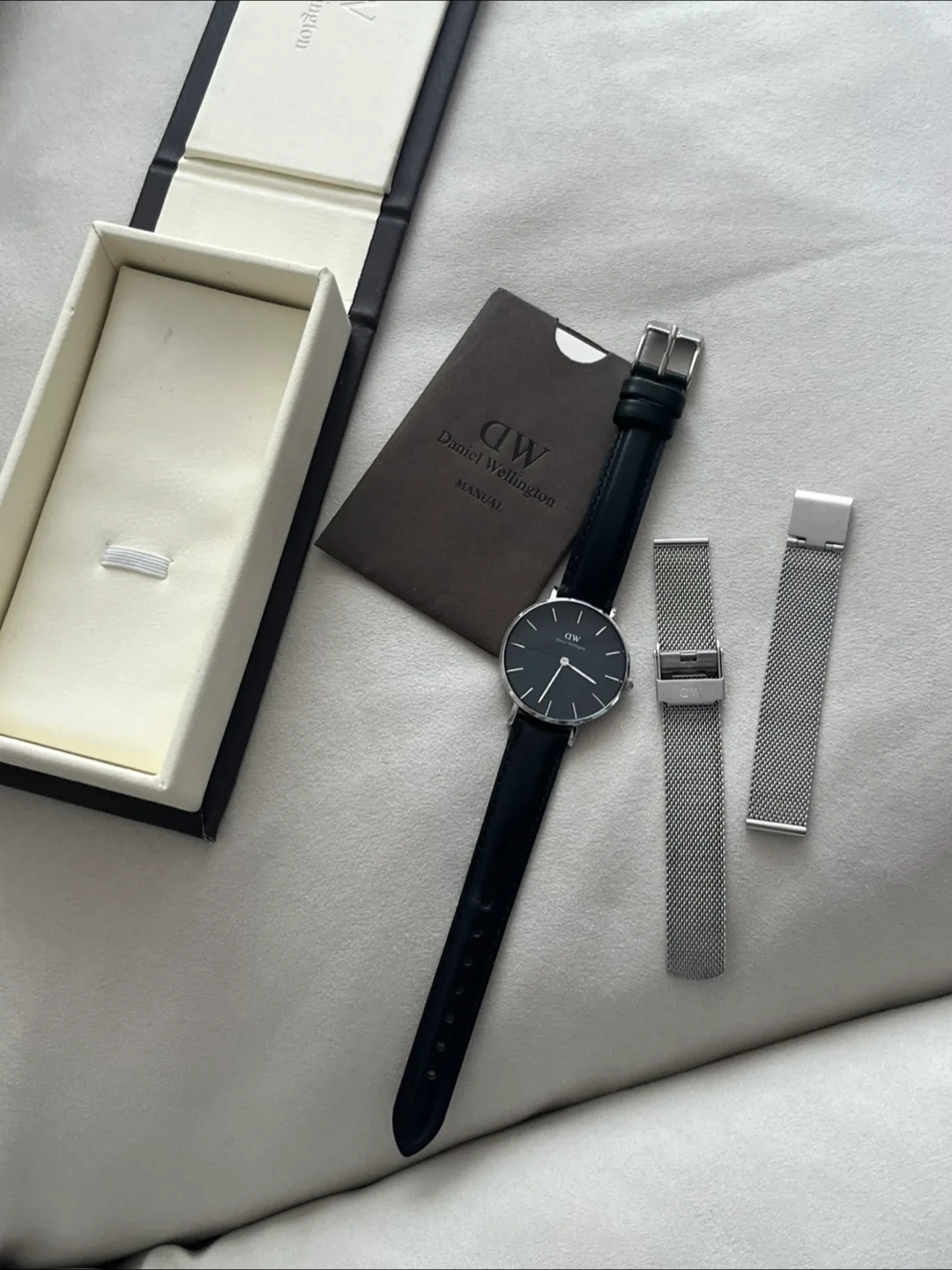 다니엘 웰링턴 시계 중고