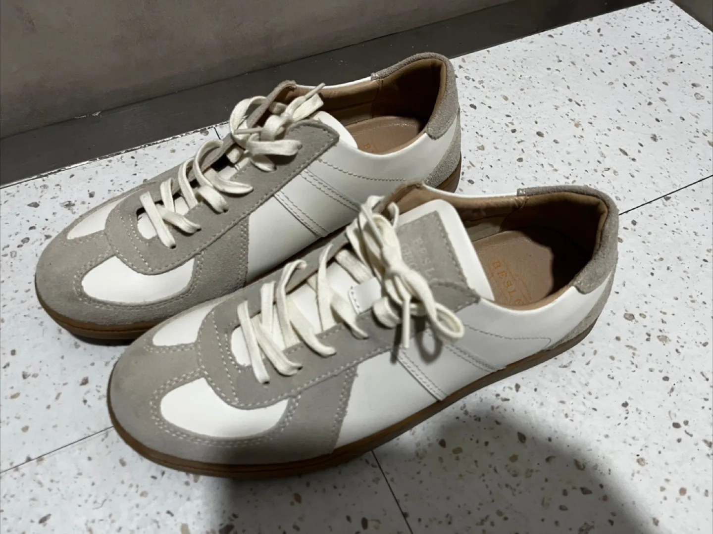 독일군 스니커즈 판매 합니다 260사이즈