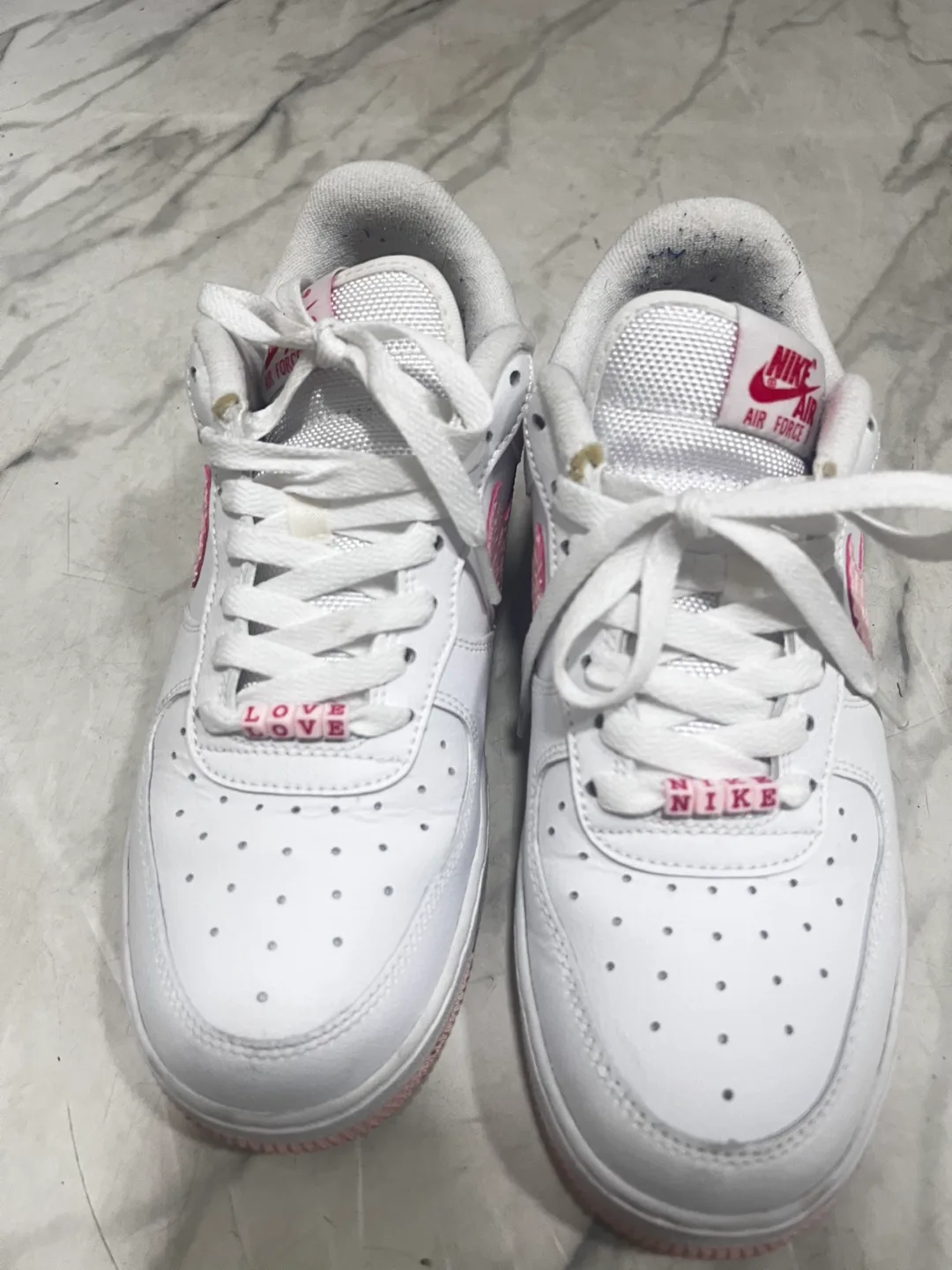 중고)나이키에어포스1 발렌타인데이 DR0144-100
