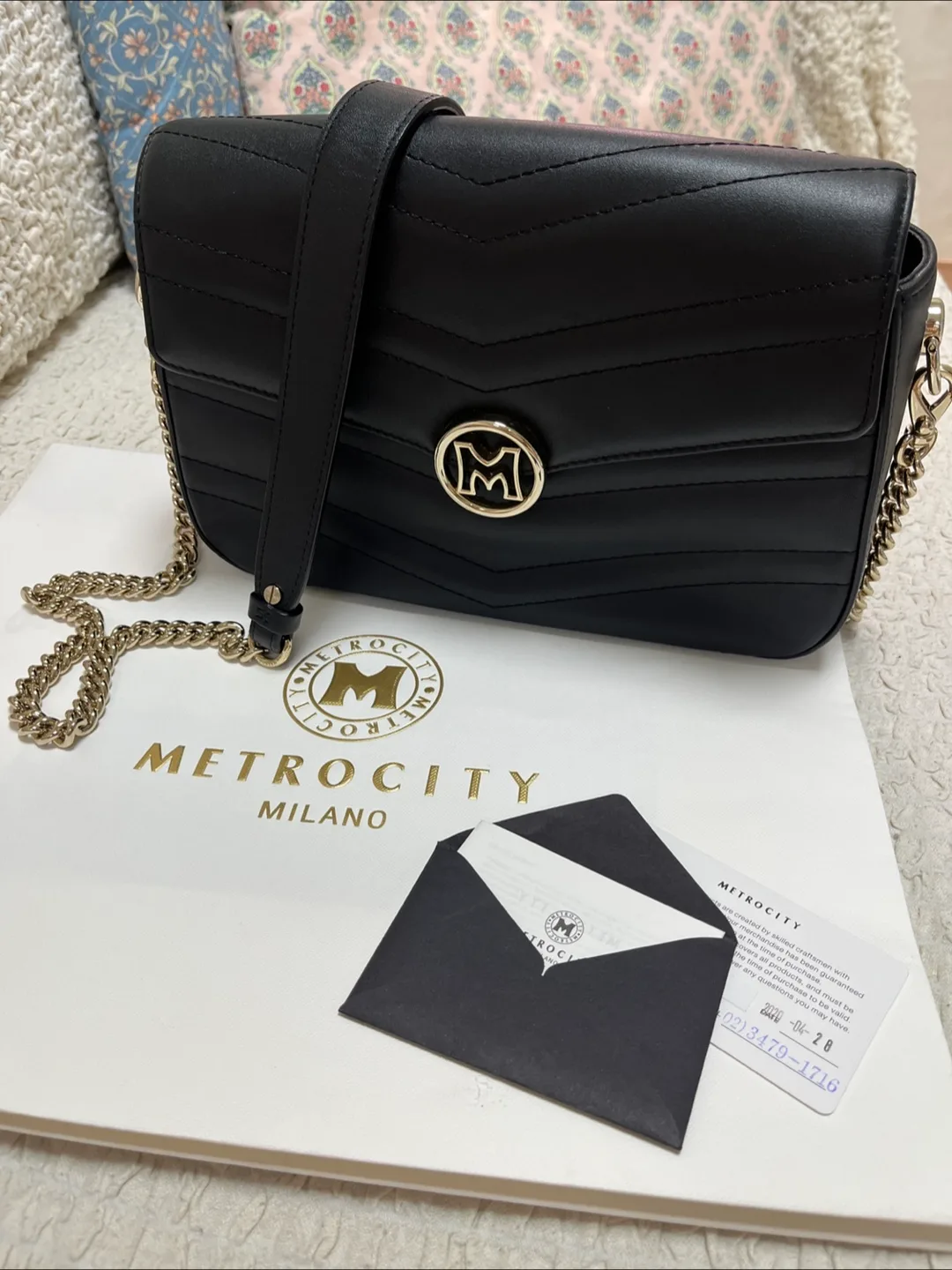 메트로시티 체인 크로스백 (정품 보증서 포함)