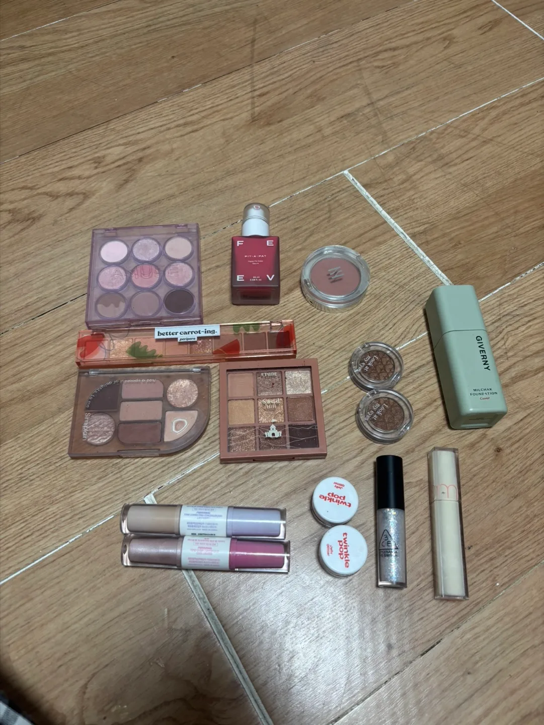 화장품 모음 (섀도우, 틴트,파운데이션,글리터,블러셔,하이라이터,마스카라,애굣살라이너)