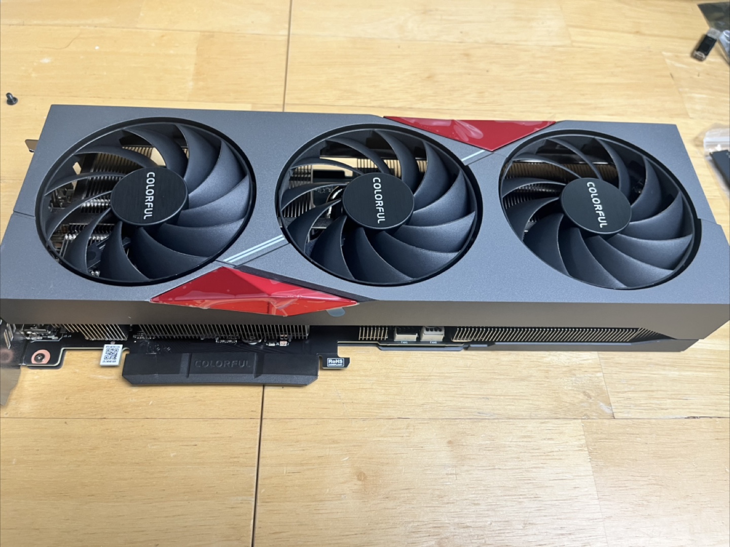 컬러풀 RTX 4070 SUPER