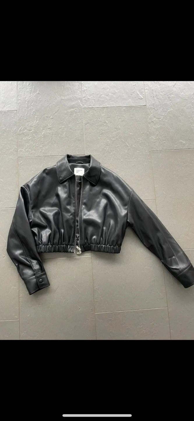 에잇세컨즈 레더크롭 자켓(새상품)