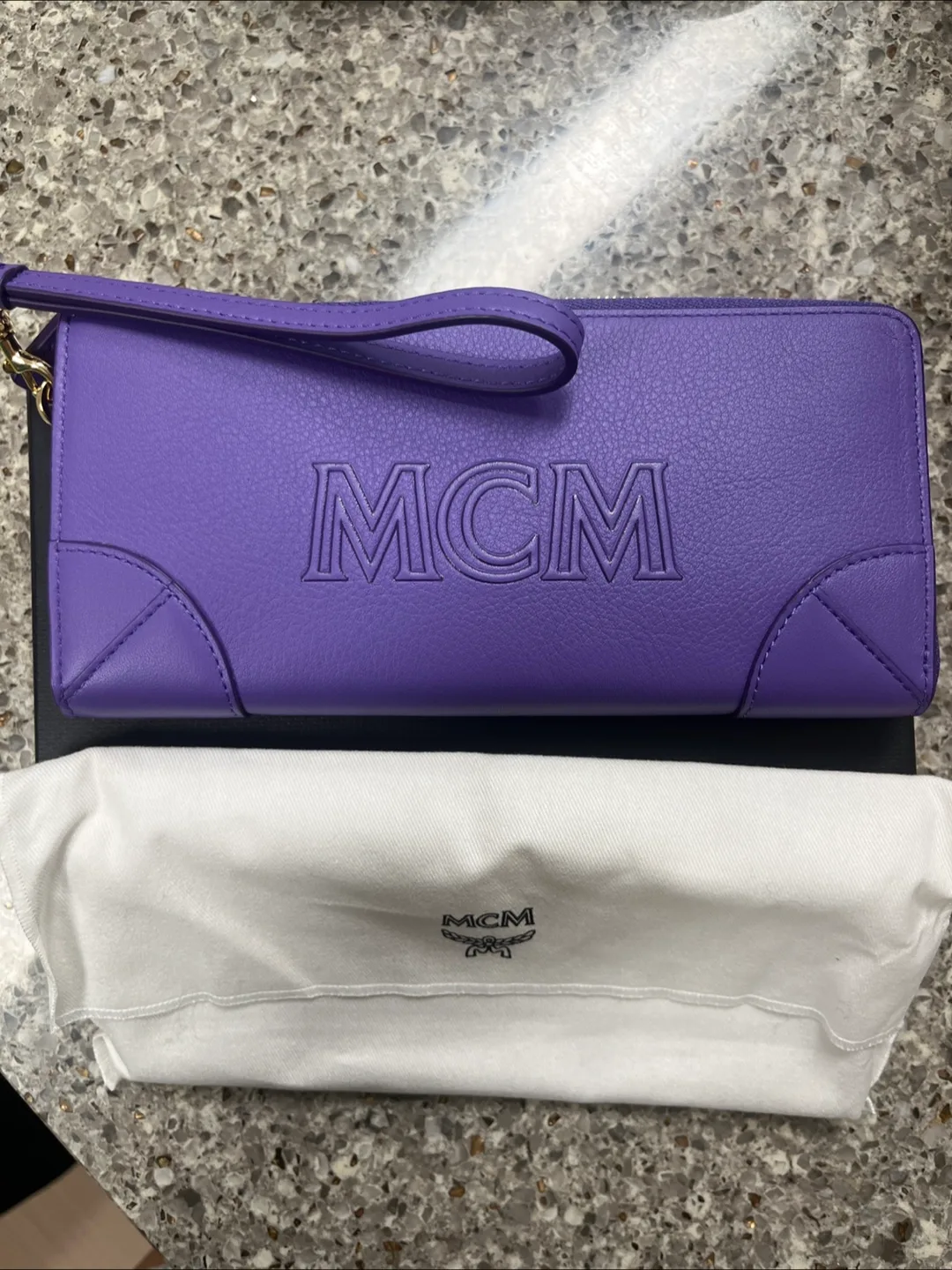 mcm 가죽 장지갑 새상품 정품