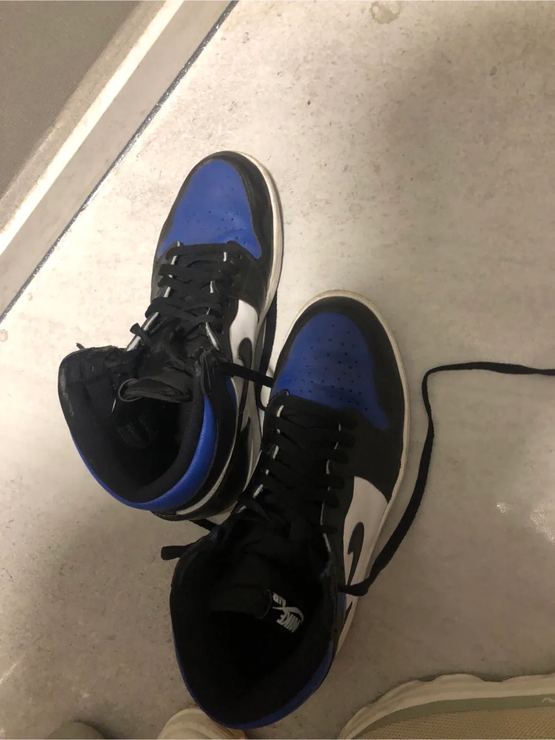 조던 1 로얄토 하이 스니커즈