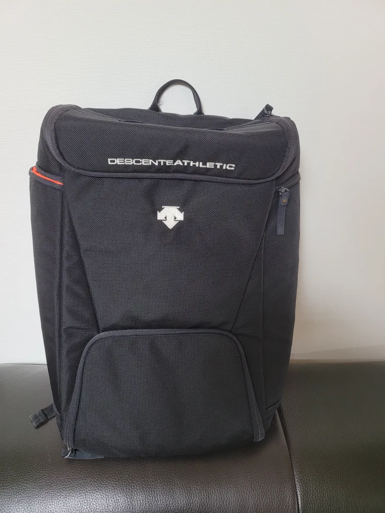 데상트 중고 백팩(고등학교 남학생 책가방)