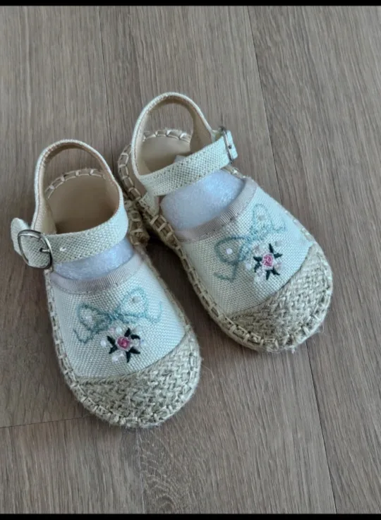 새상품)네코이와이 유아 여름샌들,아기 신발 130