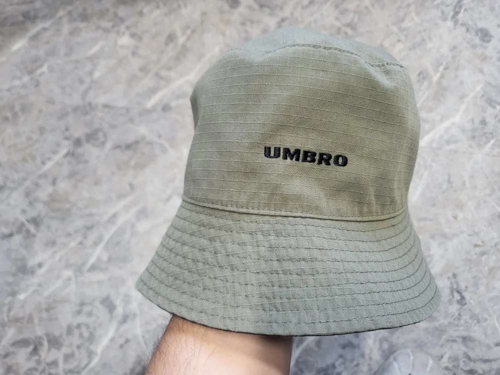 엄브로 버킷햇