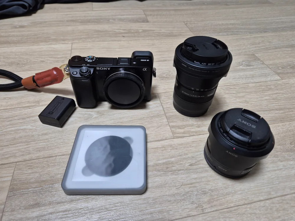 소니a6000.소니35/1.8 시그마1850/2.8 렌즈팔아요