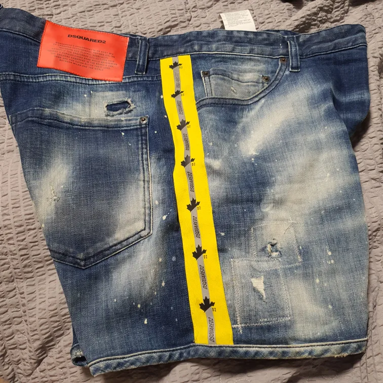 디스퀘어드2 dan 코만도 40인치 극미중고 보관품 반바지 빅 큰옷