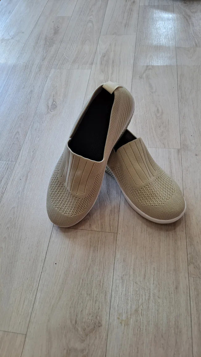 씨티컴퍼니 구름운동화 245(새신발)