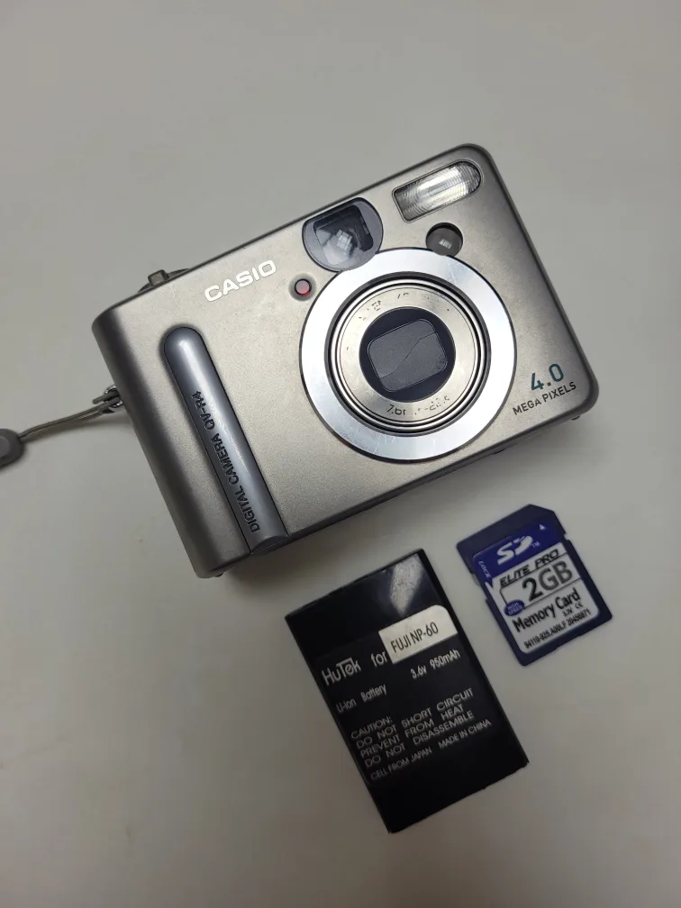 카시오 QV-R4 빈티지 디지털 카메라
