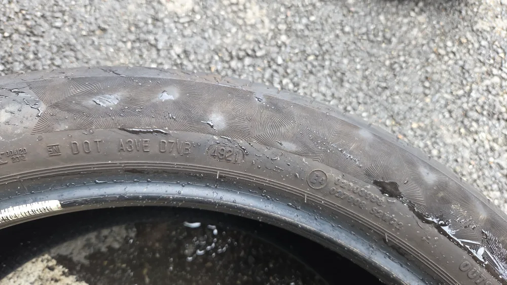 중고 콘티넨탈 275 40 22/315 35 22판매합니다