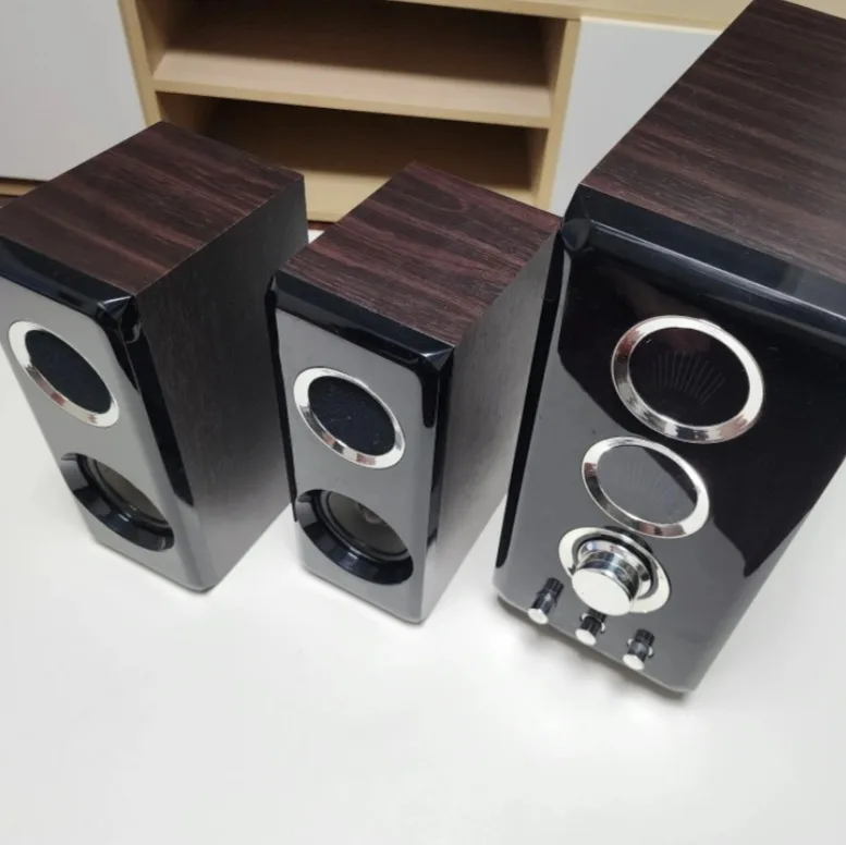 2.1채널 스피커(우퍼 포함)