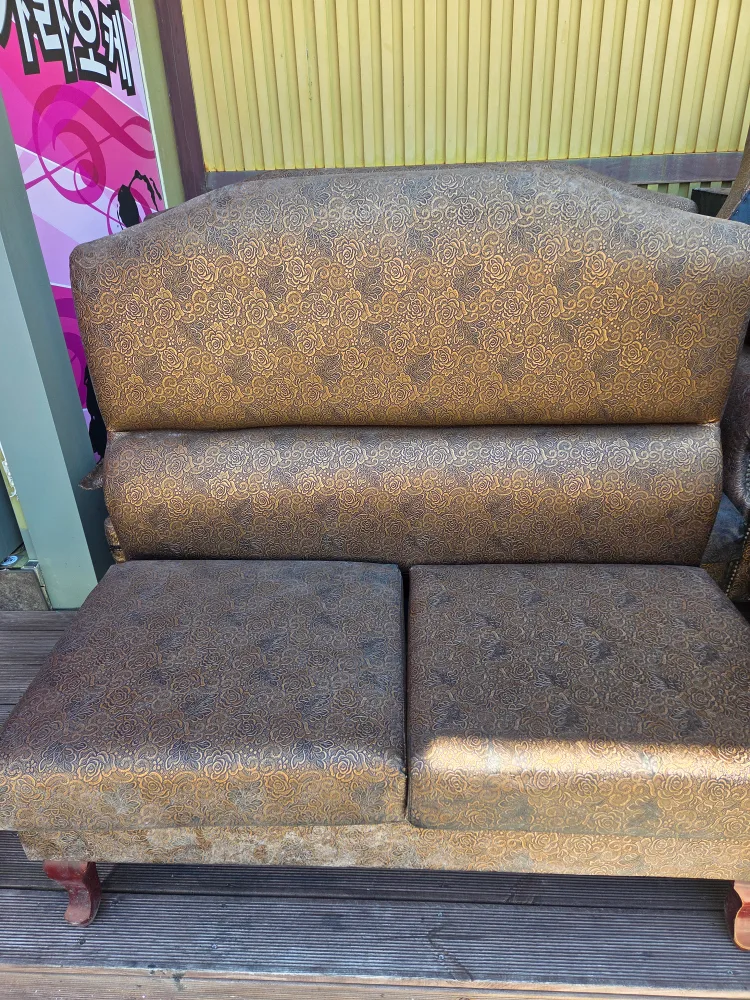 중고 브라운 패턴 소파