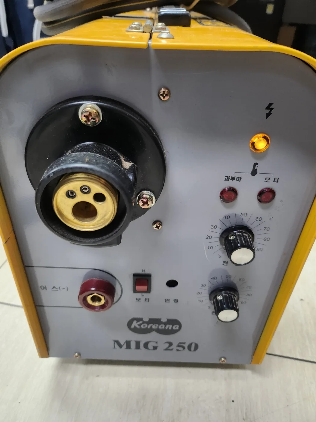 코리아나 MIG250 인버터 CO2 용접기 알루미늄 겸용 중고입니다