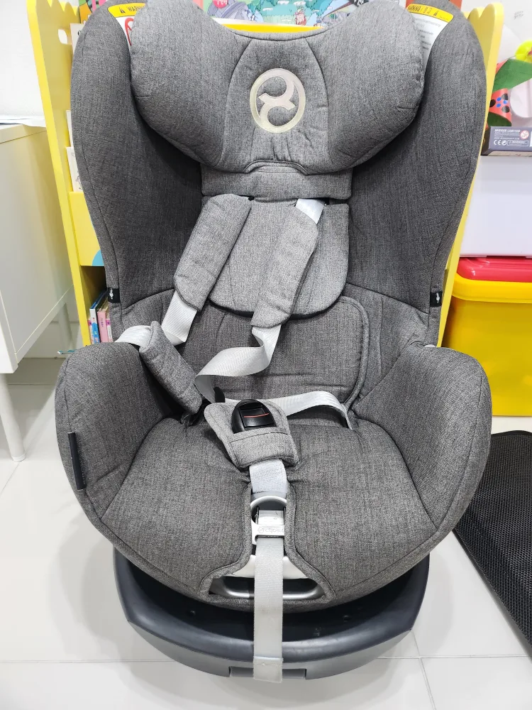 싸이벡스  카시트 +보호매트