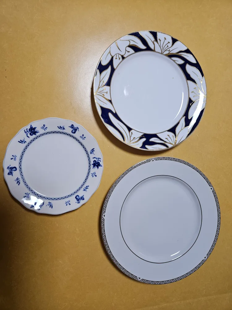 대접시 2개, 중접시 1개 판매합니다