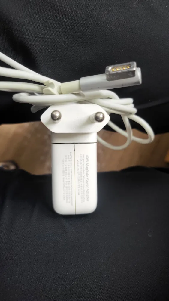 Apple A1344 60W 어댑터 중고로 팝니다.