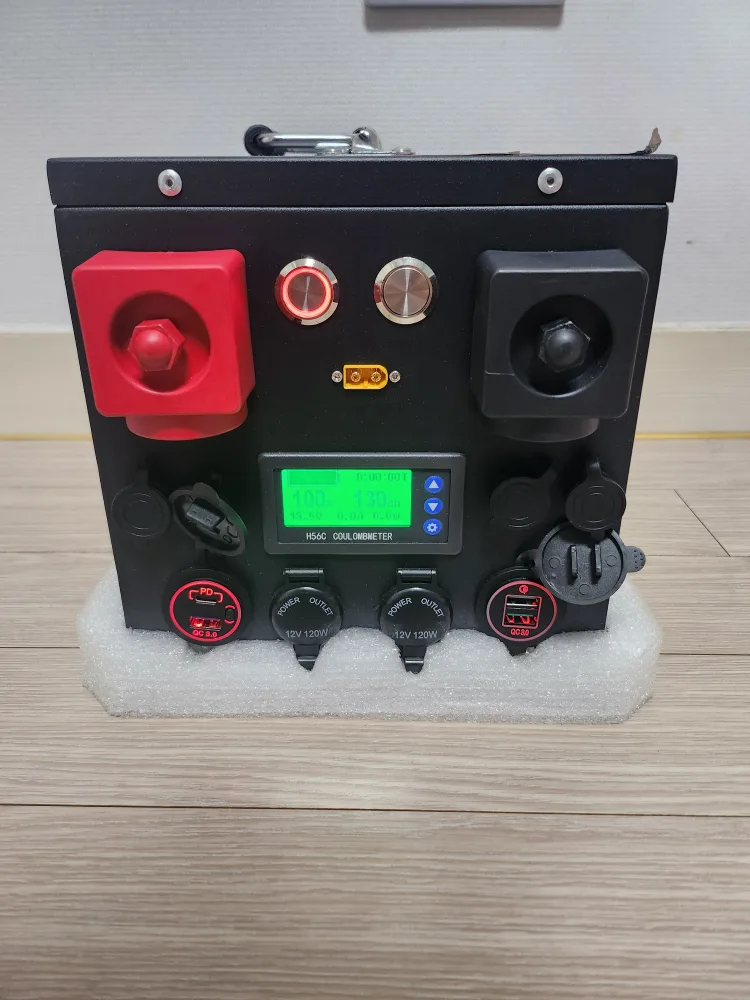 다이펑 파워뱅크 135A+3Kw 인버터 팝니다.