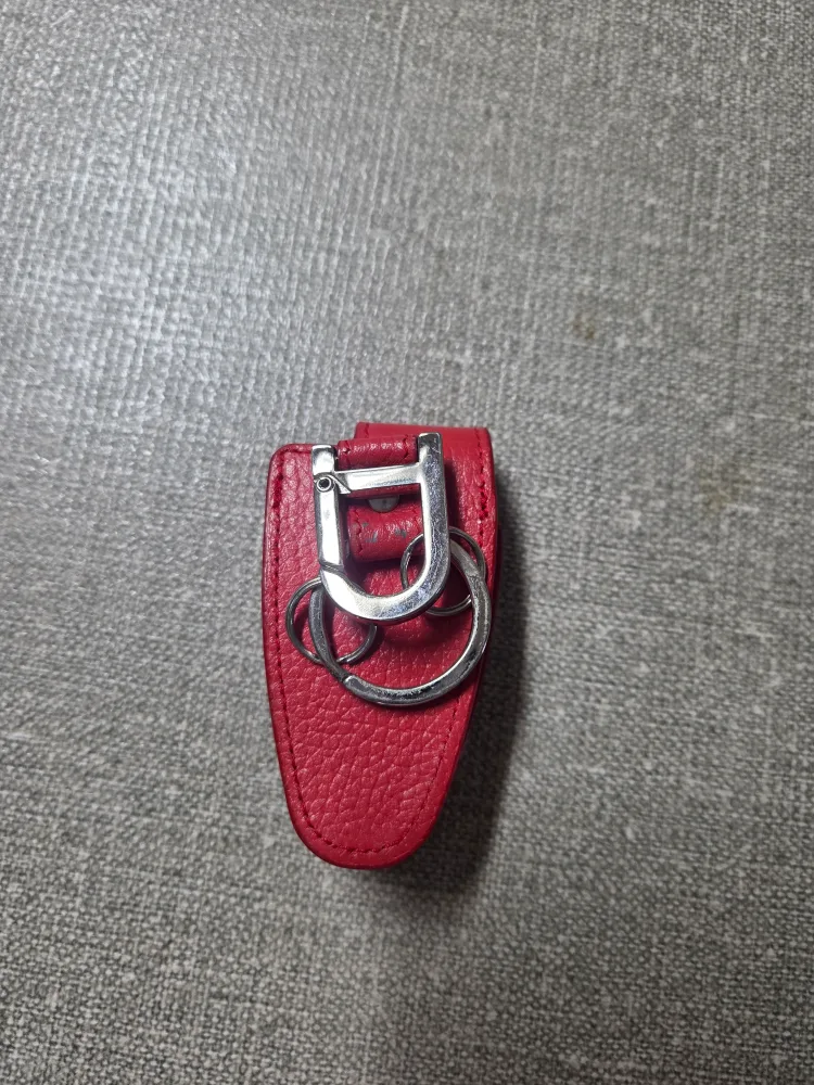 벤츠 가죽 키케이스 레드 ㅡ 중고 6개월