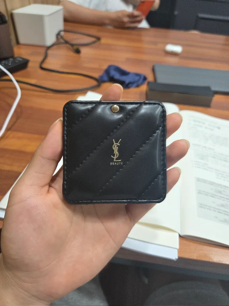 입생로랑 휴대용 거울