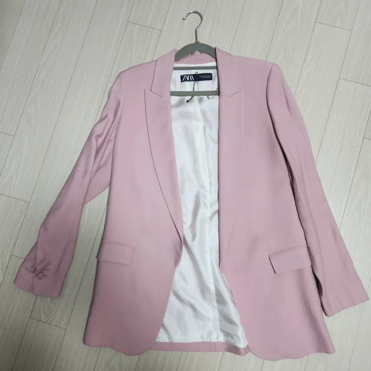 자라 핑크 자켓 팔아요(55사이즈)