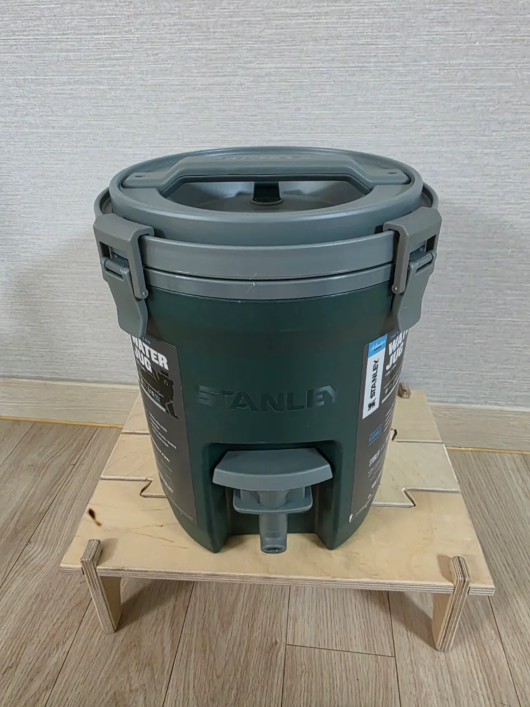 스탠리 워터저그 3.8L 그린+받침대
