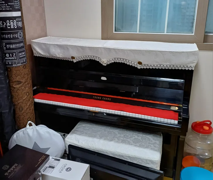 중고 피아노 팝니다.