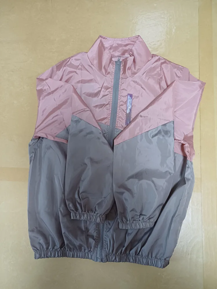 66사이즈 바람막이 쇼핑으로 구매 중고가아닌 새것