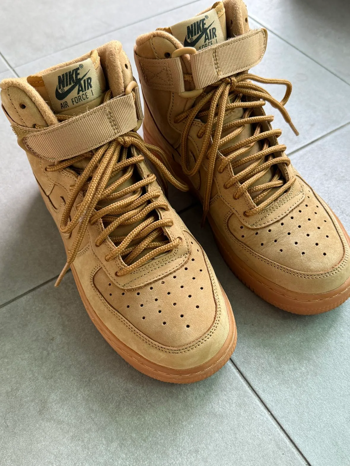 나이키 에어포스1(된장포스) 하이 235mm(극미중고)